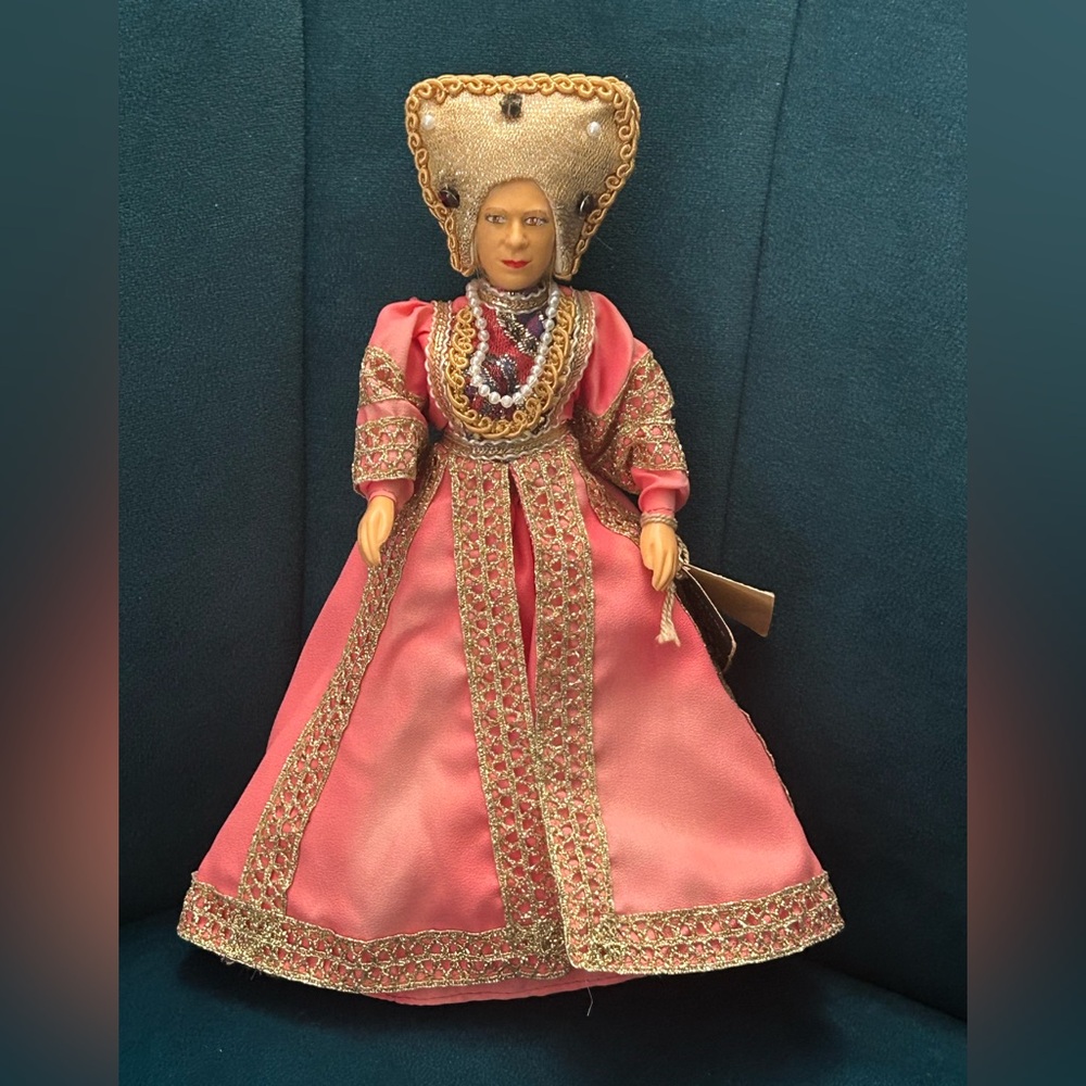 Vintage PEGGY NISBET COSTUME DOLL 8" MADE IN ENGLAND ANNE OF CLEVES